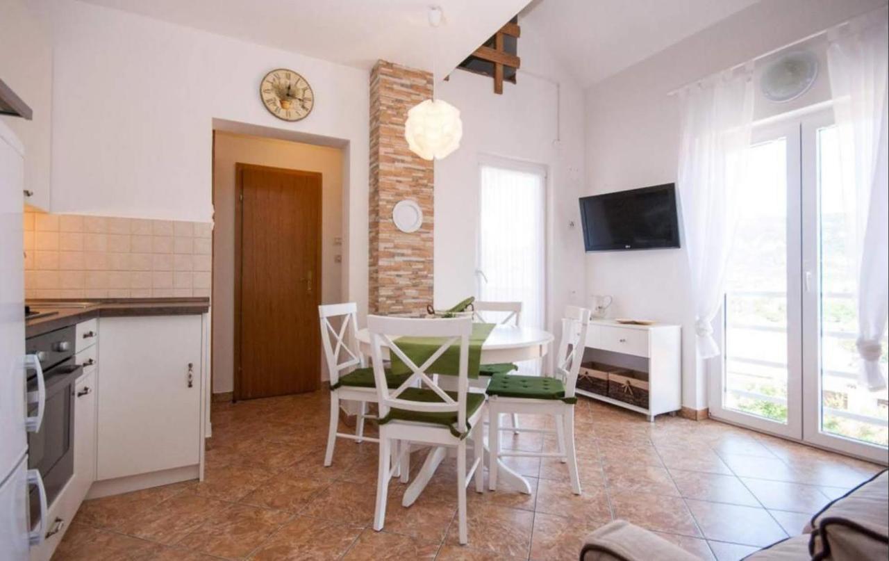 Apartment Helmut With Sea View Baska  Ngoại thất bức ảnh